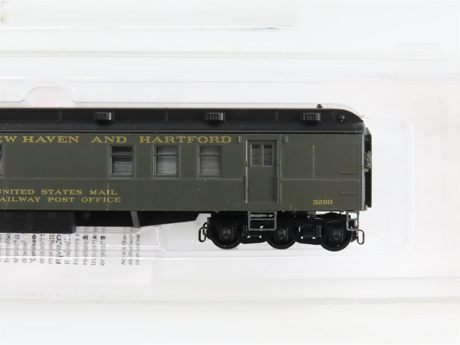 N Scale Micro-Trains 14000020 NH New York, New Haven & Hartford RPO 3280 RTR
