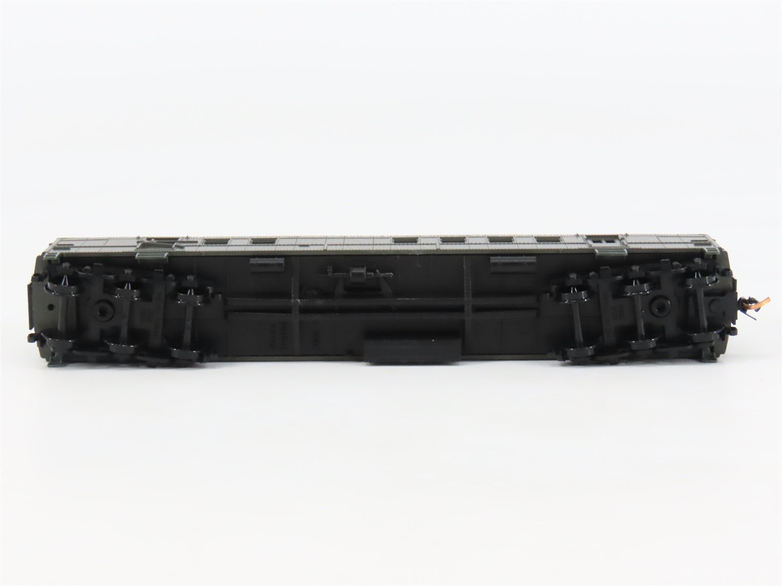 N Scale Micro-Trains 14000020 NH New York, New Haven & Hartford RPO 3280 RTR