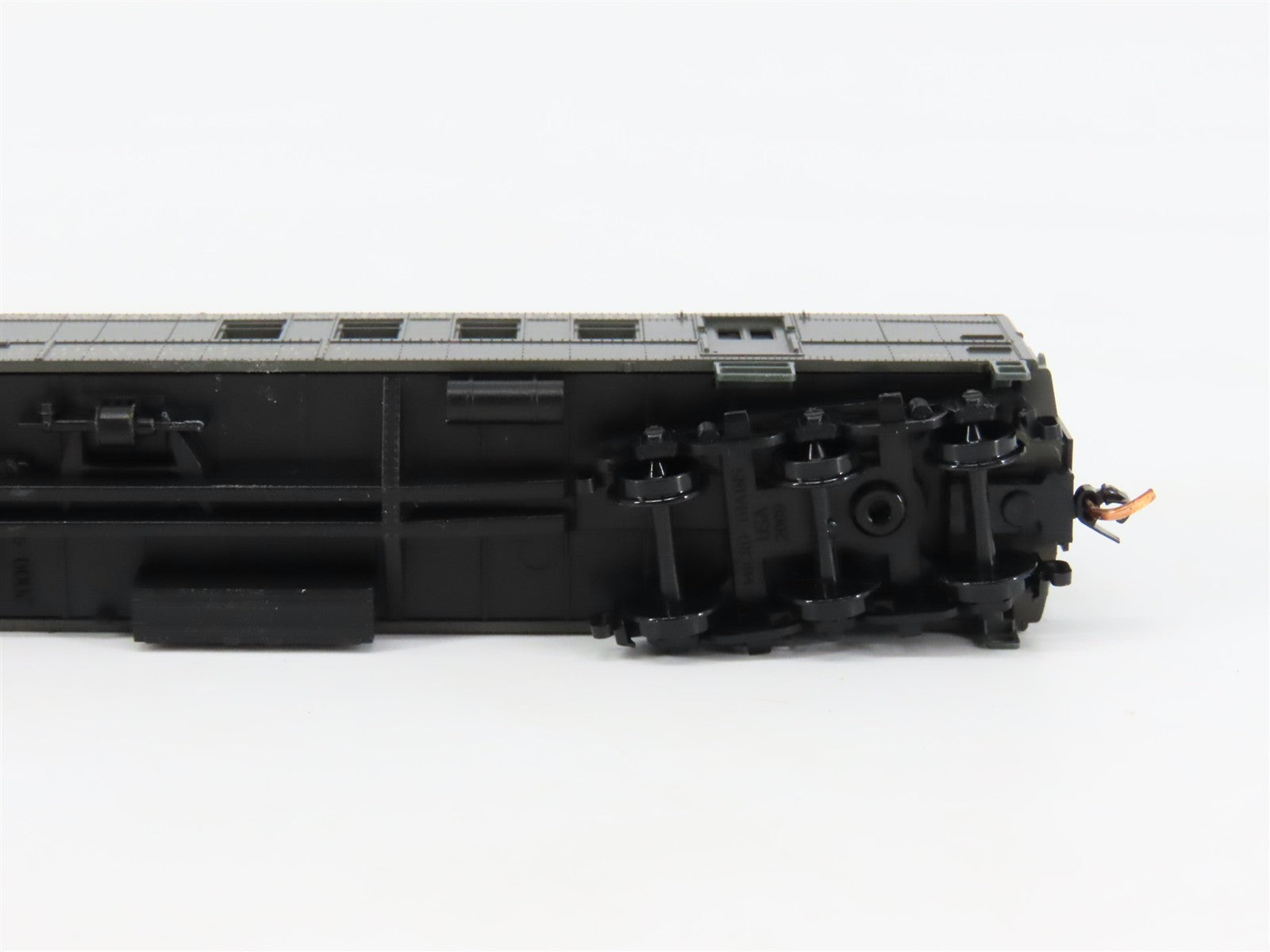 N Scale Micro-Trains 14000020 NH New York, New Haven & Hartford RPO 3280 RTR