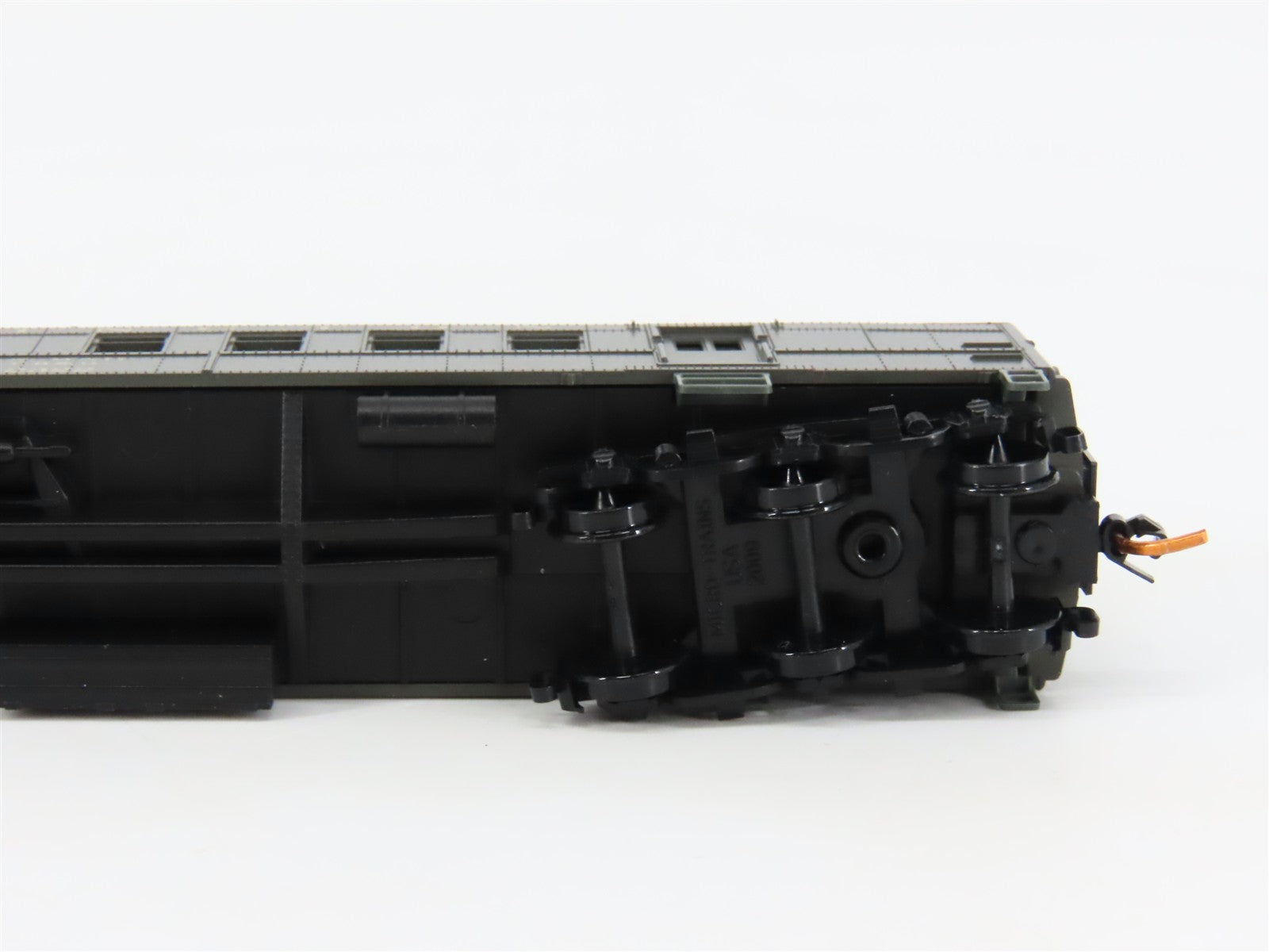 N Scale Micro-Trains 14000030 Burlington Railway Post Office Car RTR