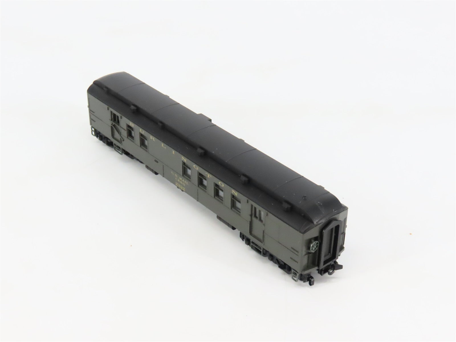 N Scale Micro-Trains 14000030 CB&Q Burlington Railway Post Office Car 2322 RTR