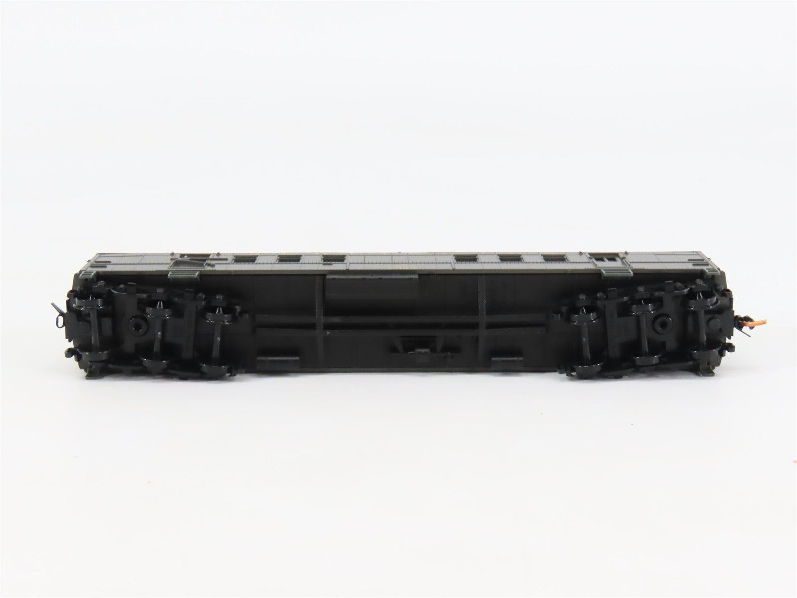 N Scale Micro-Trains 14000030 CB&Q Burlington Railway Post Office Car 2322 RTR