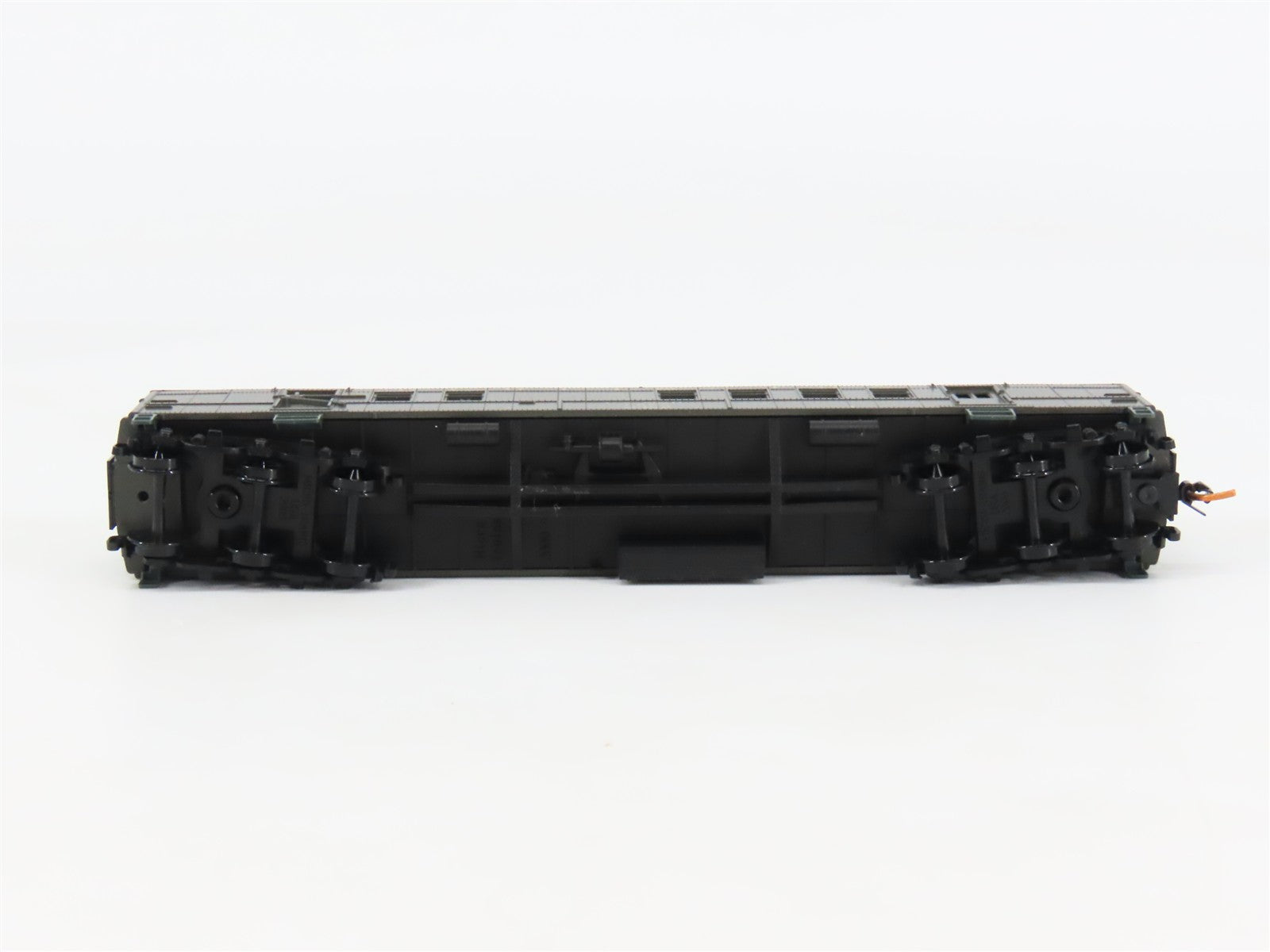 N Scale Micro-Trains 14000030 CB&Q Burlington Railway Post Office Car 2322 RTR