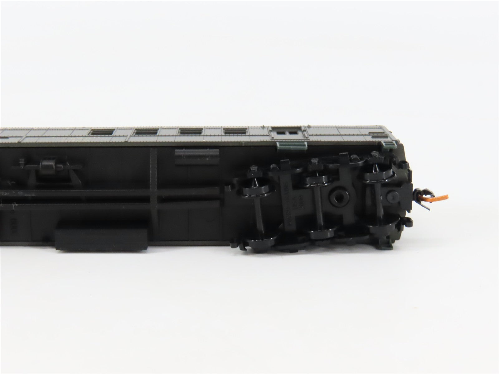 N Scale Micro-Trains 14000030 CB&Q Burlington Railway Post Office Car 2322 RTR