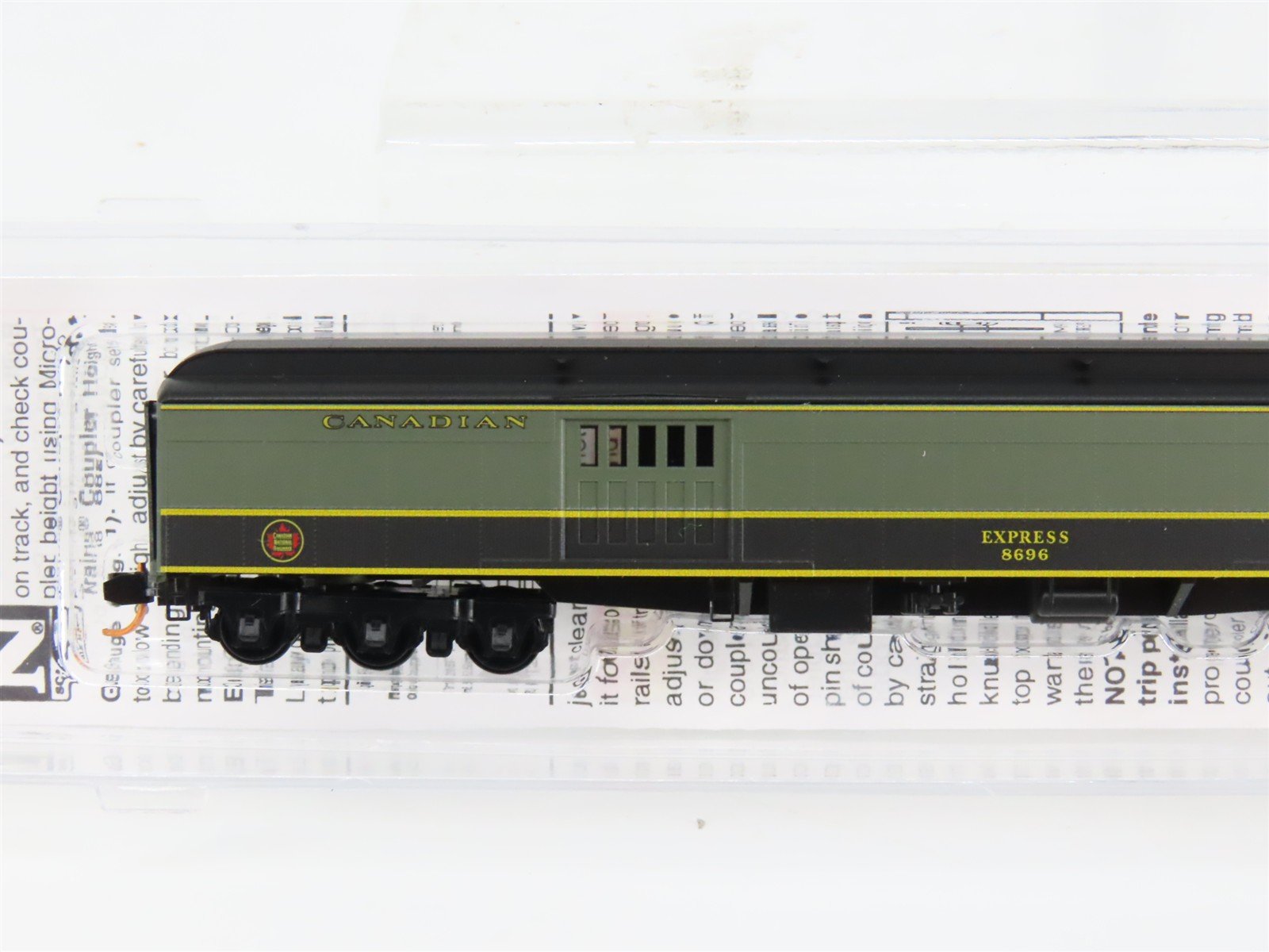 N Scale Micro-Trains 14700150 CN Canadian National 70' Baggage 8696 RTR