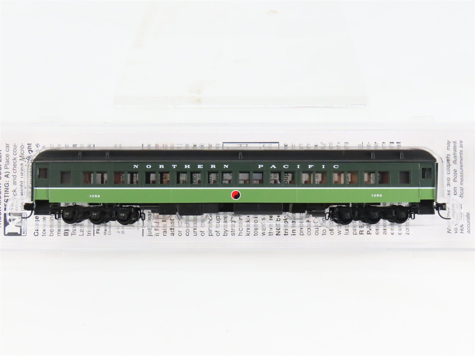 N Scale Micro-Trains 14500321 NP Northern Pacific 78' Coach 1352 RTR