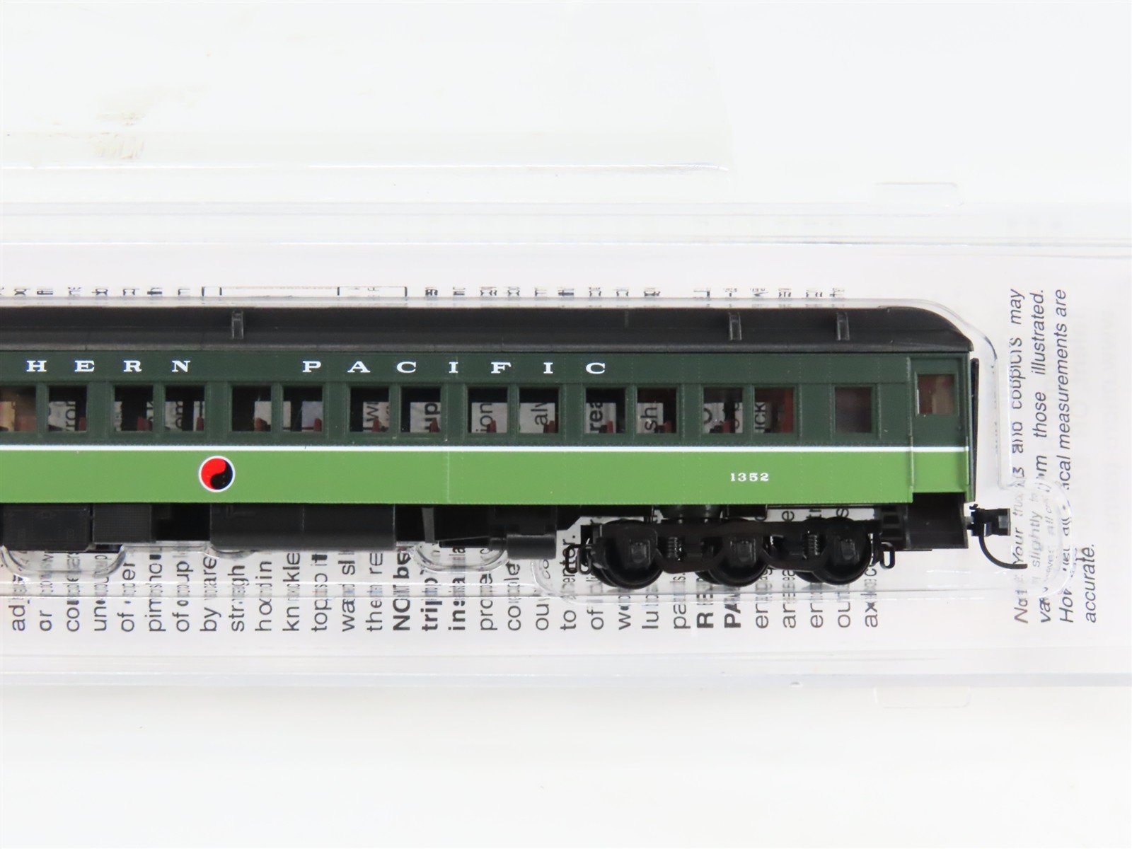 N Scale Micro-Trains 14500321 NP Northern Pacific 78' Coach 1352 RTR