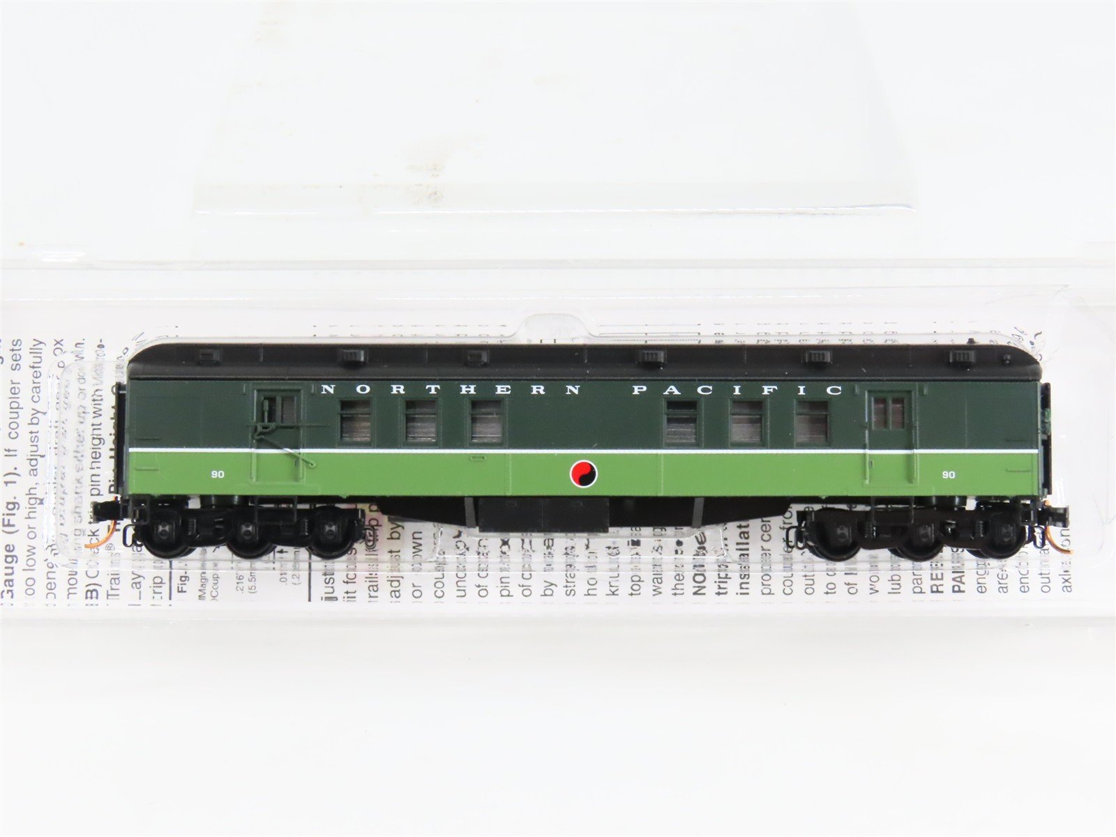 N Scale Micro-Trains 14000320 NP Northern Pacific Heavyweight RPO 90 RTR
