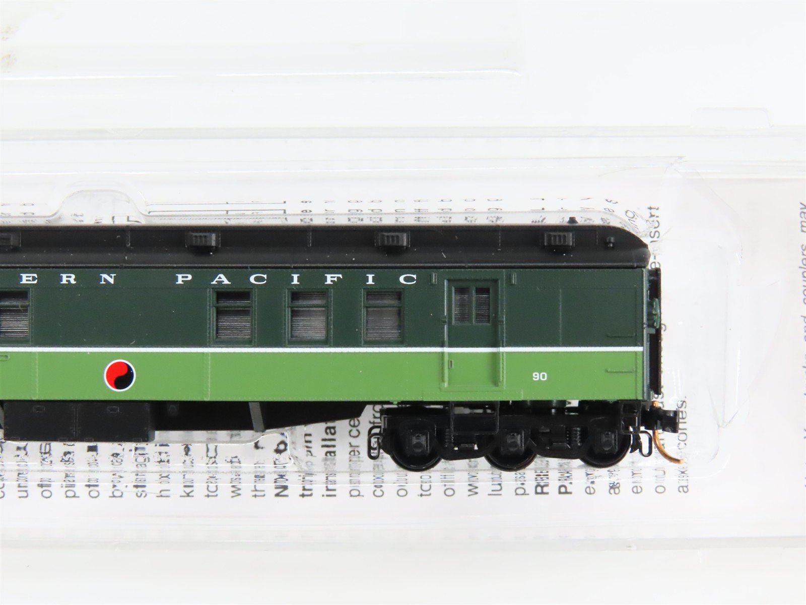N Scale Micro-Trains 14000320 NP Northern Pacific Heavyweight RPO 90 RTR