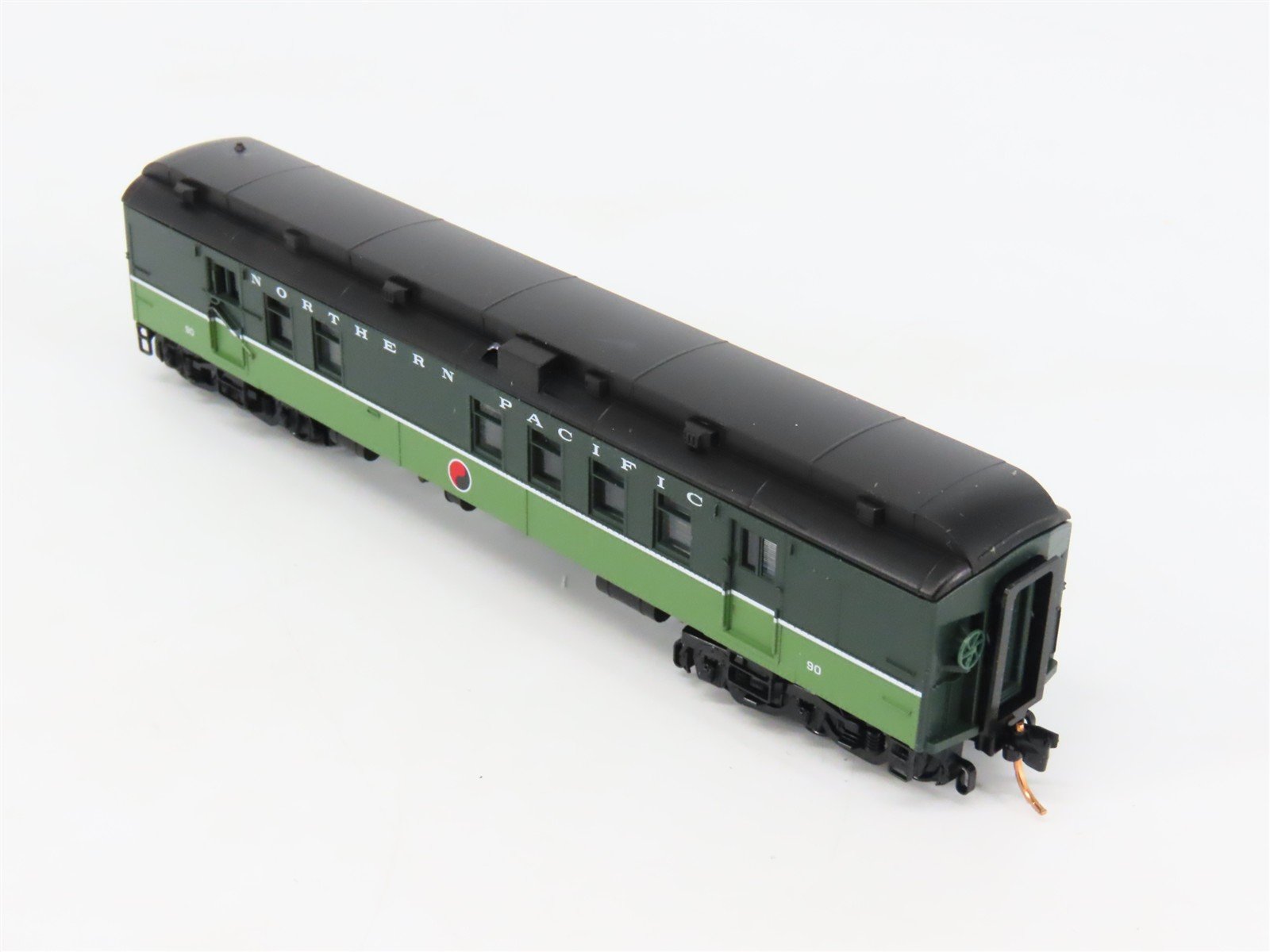 N Scale Micro-Trains 14000320 NP Northern Pacific Heavyweight RPO 90 RTR