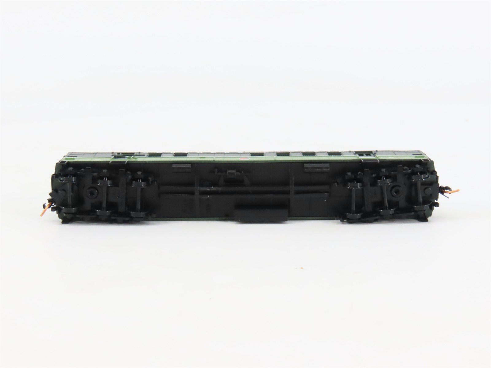 N Scale Micro-Trains 14000320 NP Northern Pacific Heavyweight RPO 90 RTR