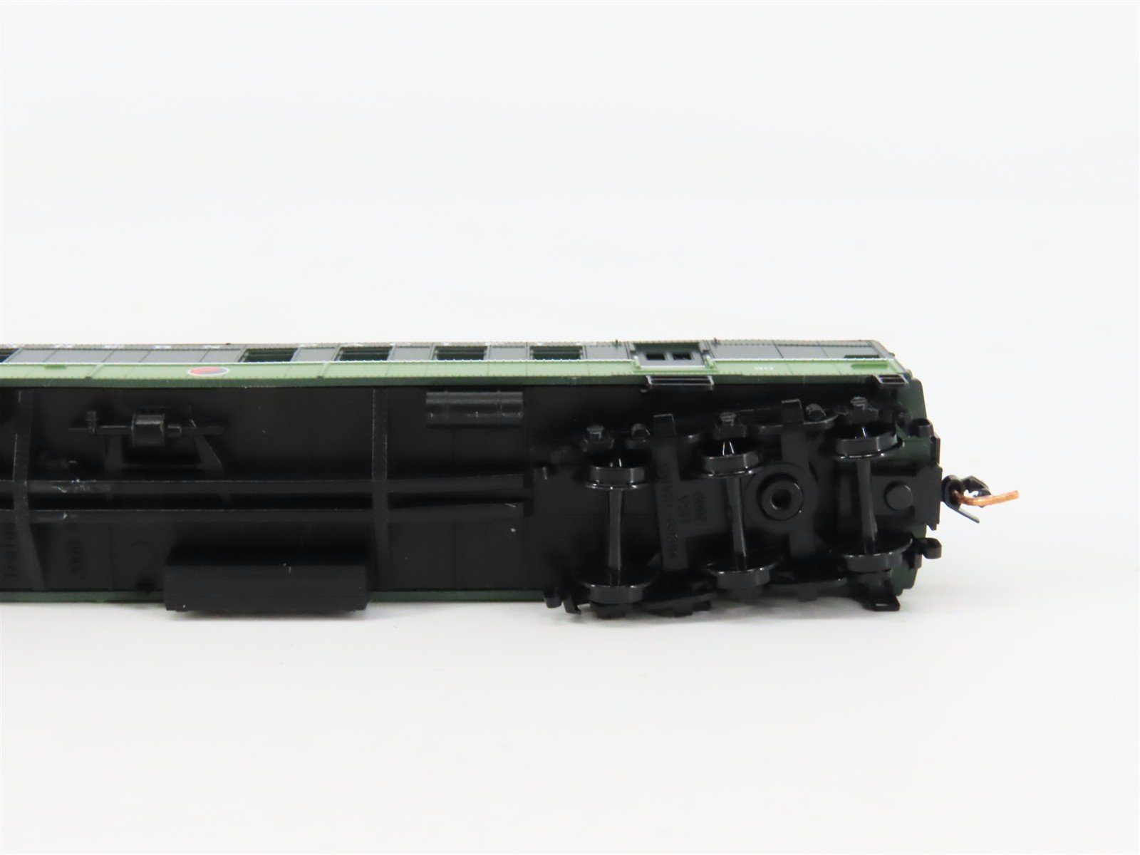 N Scale Micro-Trains 14000320 NP Northern Pacific Heavyweight RPO 90 RTR