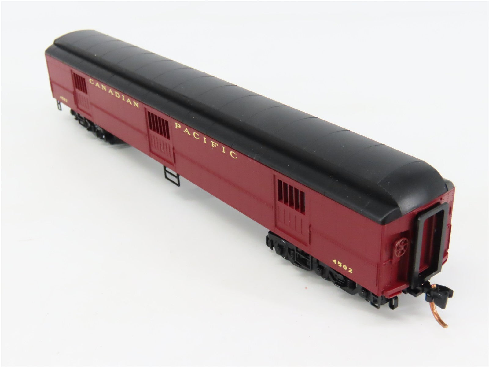 N Scale Micro-Trains 14900080 CP Canadian Pacific 70' Heavyweight Horse Car RTR