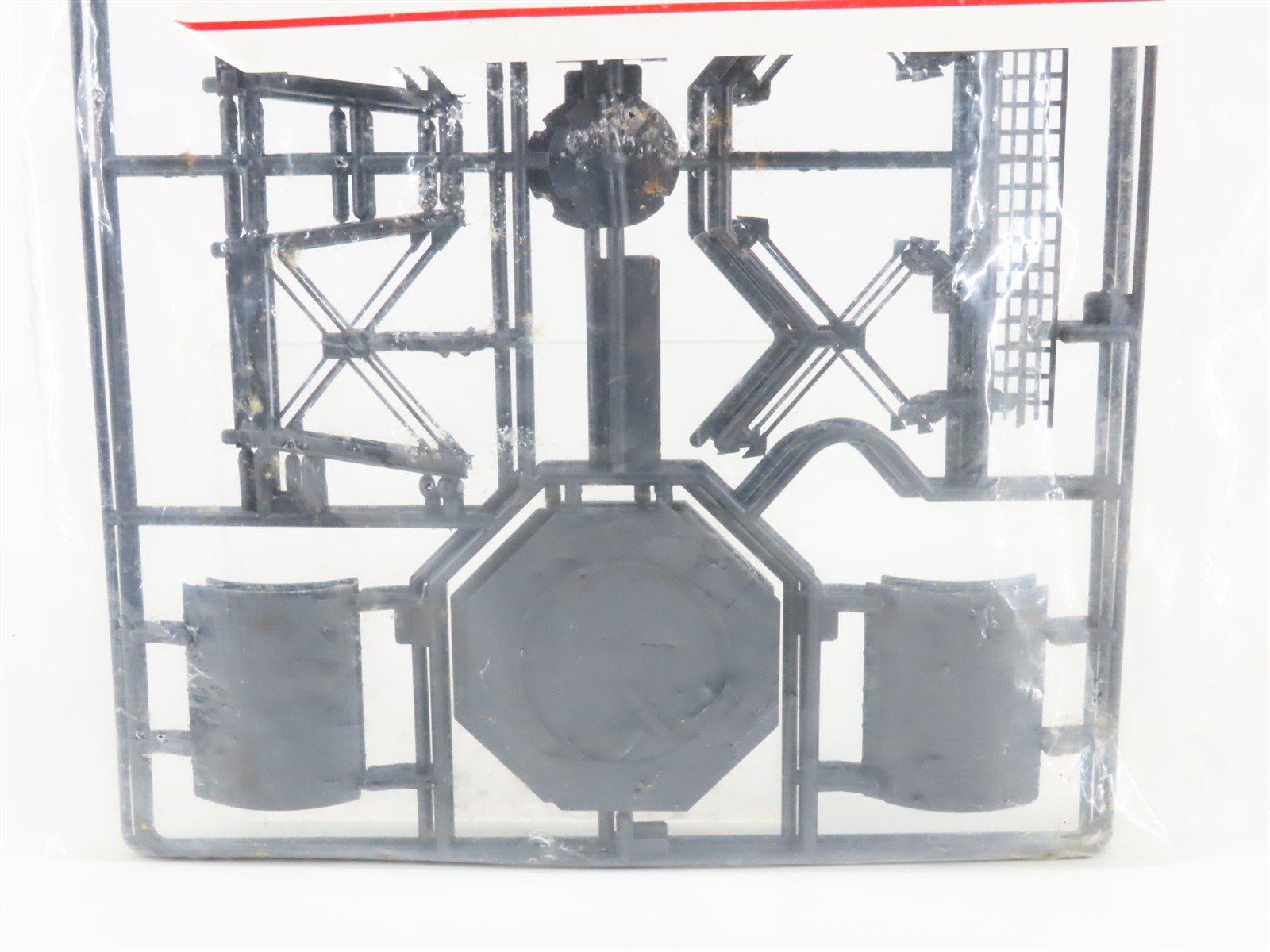 HO 1/87 Scale Walthers Cornerstone Kit 933-3507 Three Wood Water Tanks - Sealed