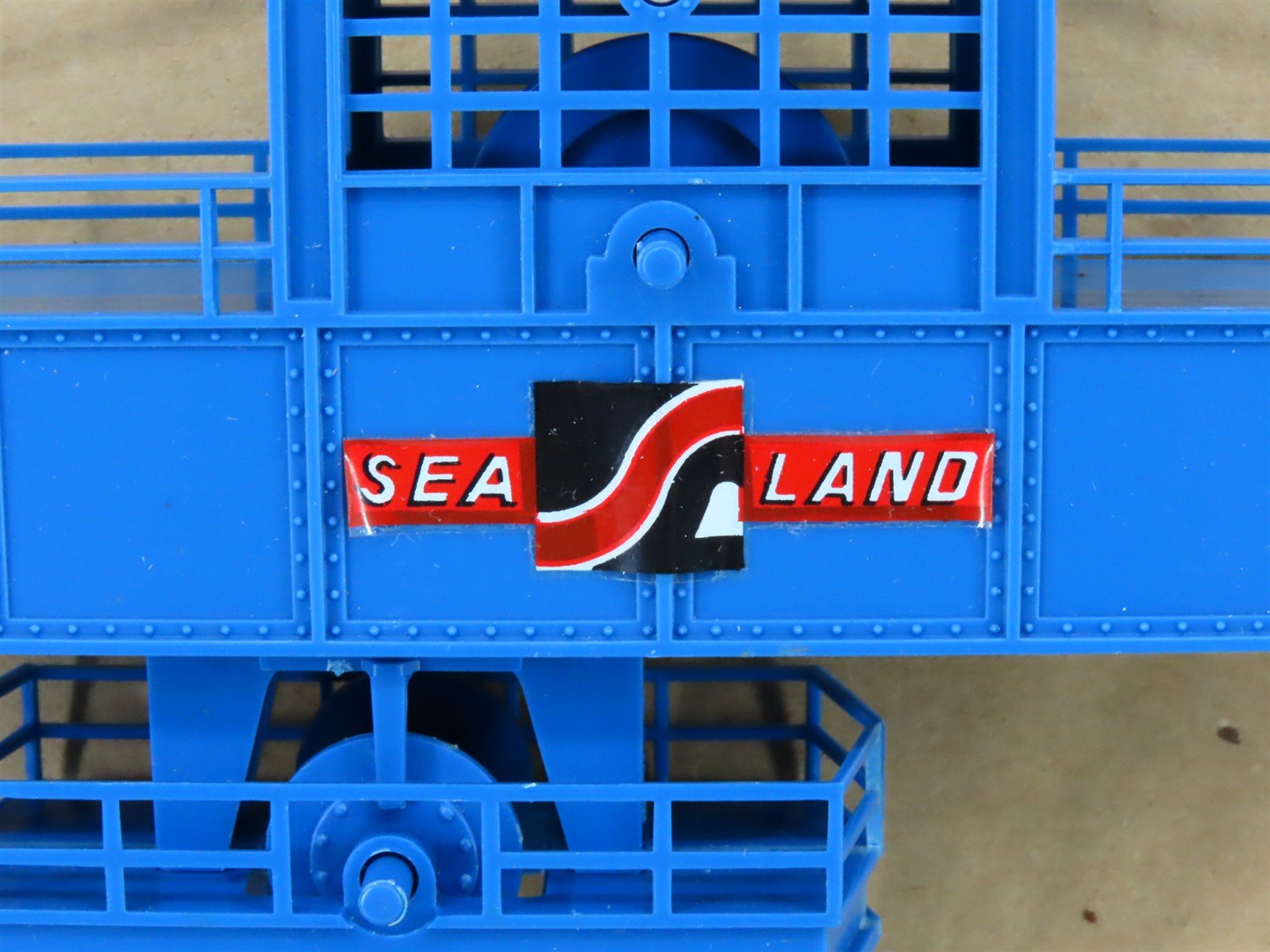 HO Scale AHM 11013 Sealand Operating Mighty Mover Crane