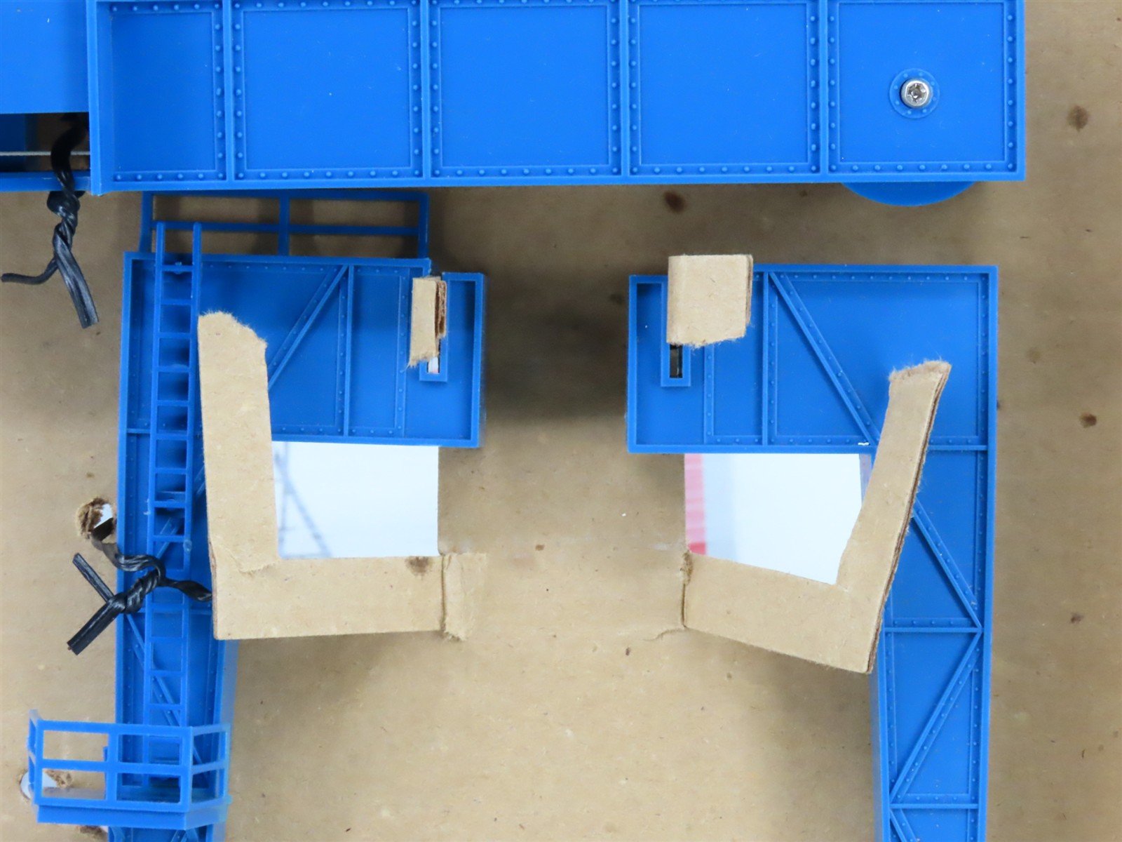 HO Scale AHM 11013 Sealand Operating Mighty Mover Crane