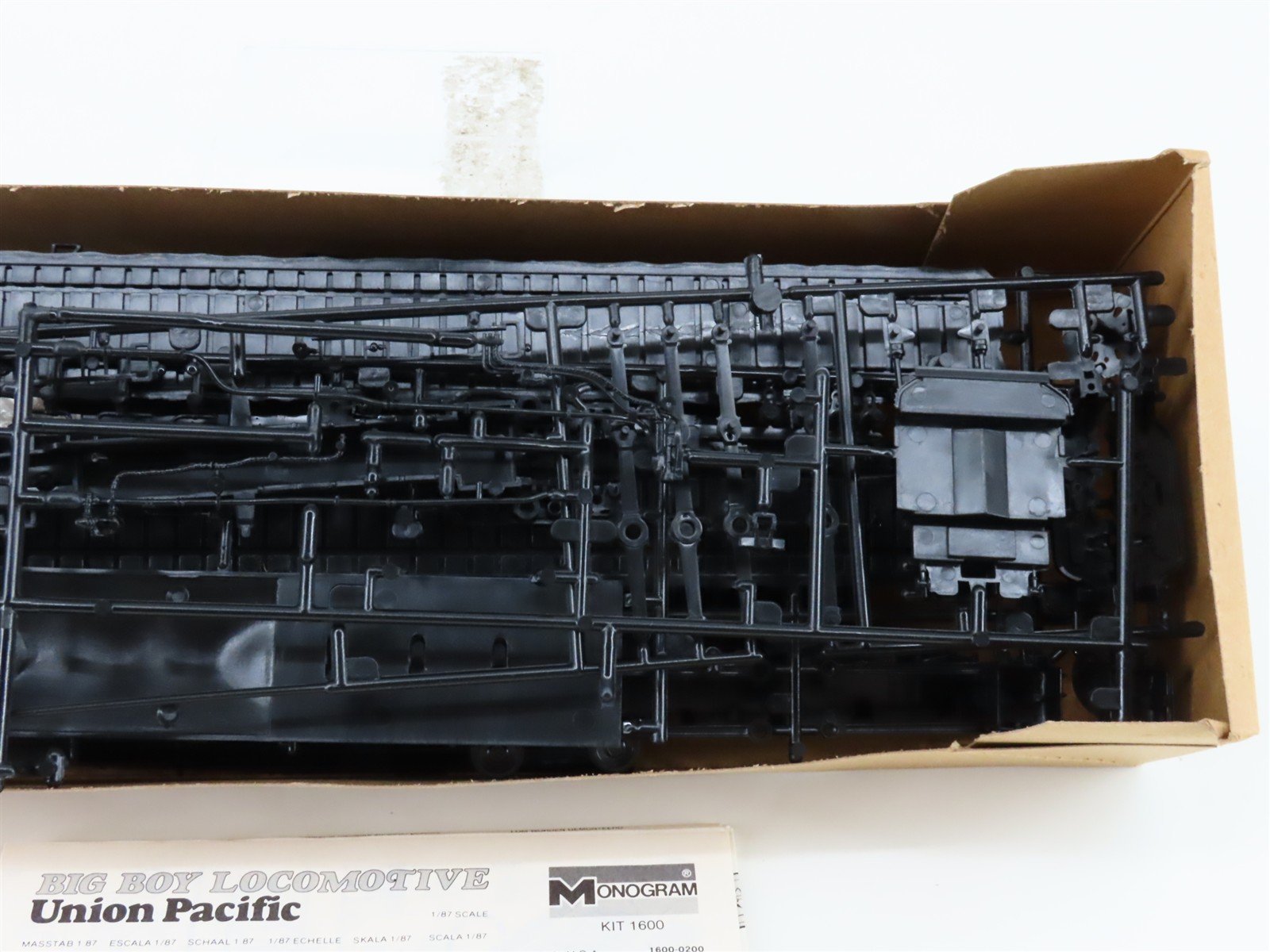 HO Scale Monogram 1600 UP Union Pacific 4-8-8-4 Steam Loco Kit STATIC MODEL