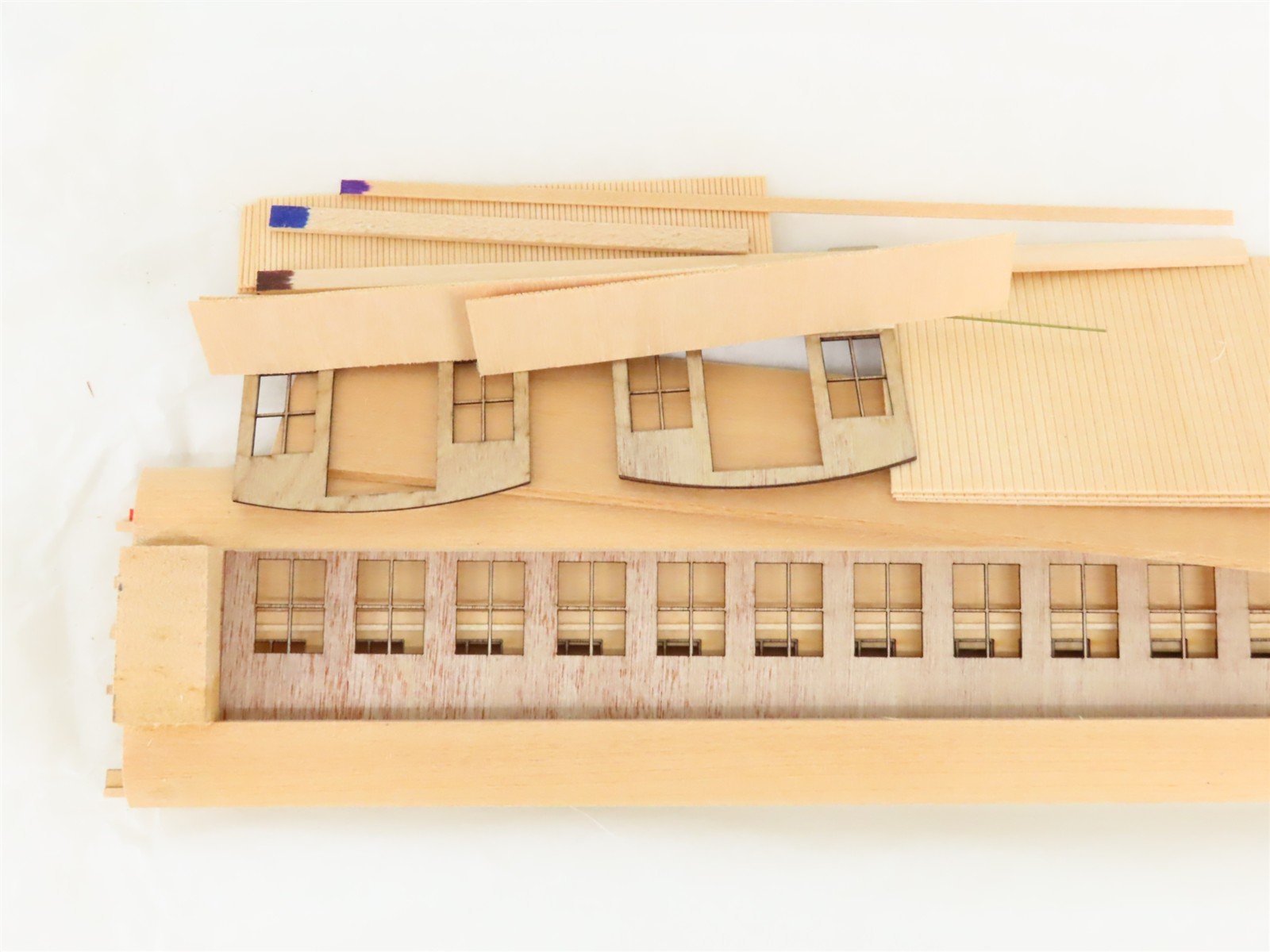 On3 Scale Crossroads 01 Coach 05/06 Passenger Car Kit
