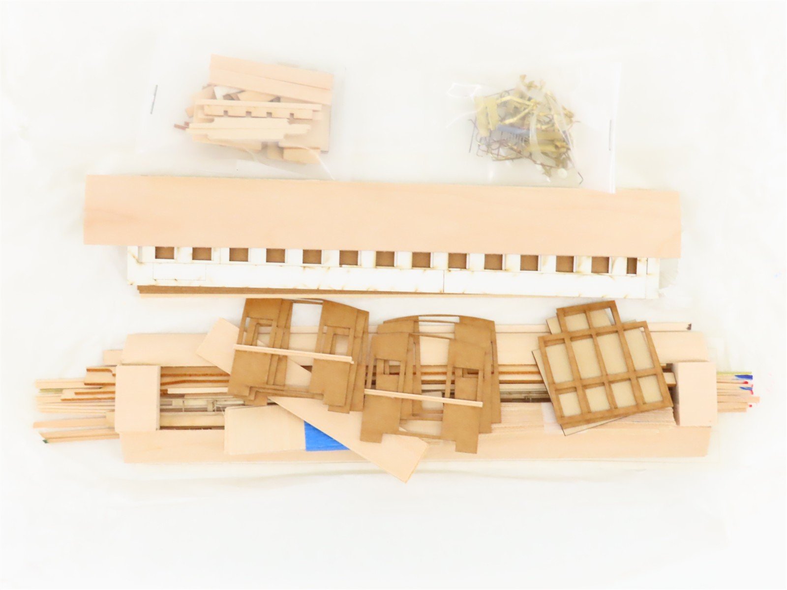 On3 Scale Crossroads 02 Coach 02/03 RPO 2/3 Passenger Car Kit