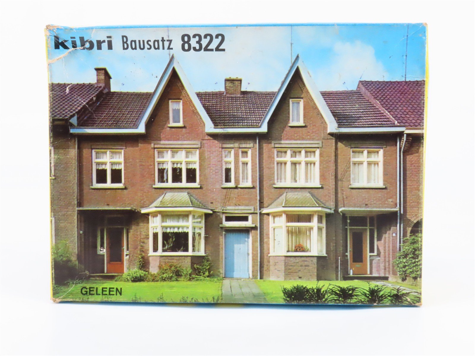 HO 1/87 Scale Kibri Kit 8322 Two Family Townhouse