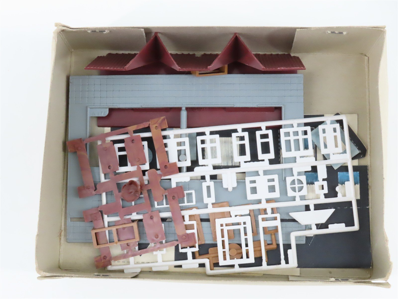 HO 1/87 Scale Kibri Kit 8322 Two Family Townhouse