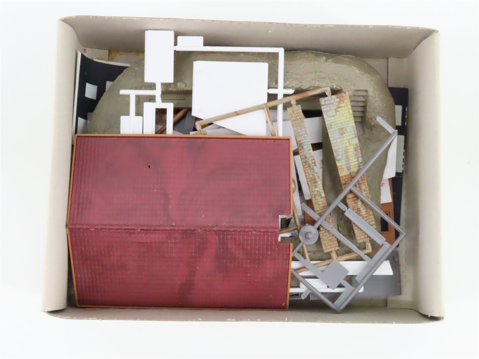 HO 1/87 Scale Kibri Kit B-8120 Modern House