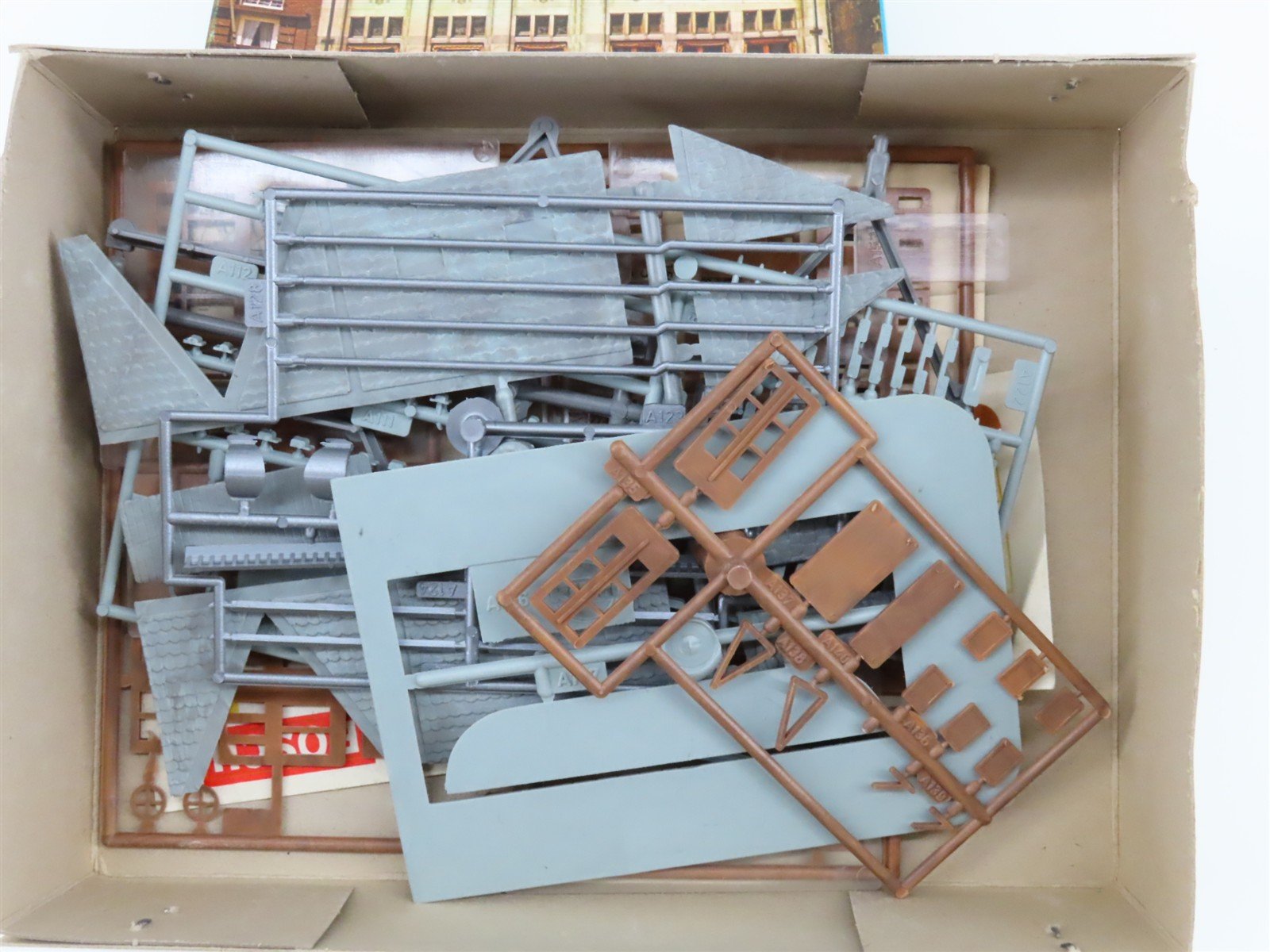HO 1/87 Scale Kibri Kit 8310 Dutch Bank Building