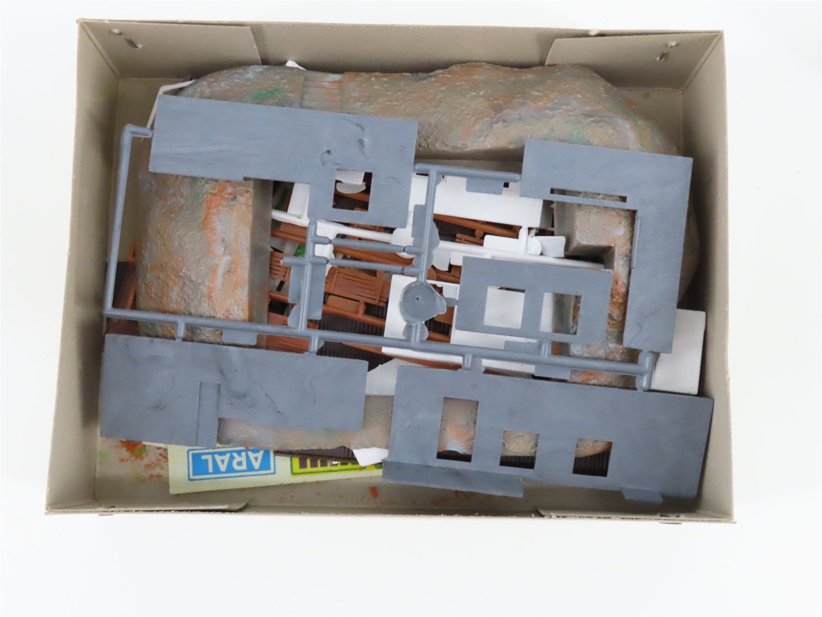 HO 1/87 Scale Kibri Kit 8122 Split Level House