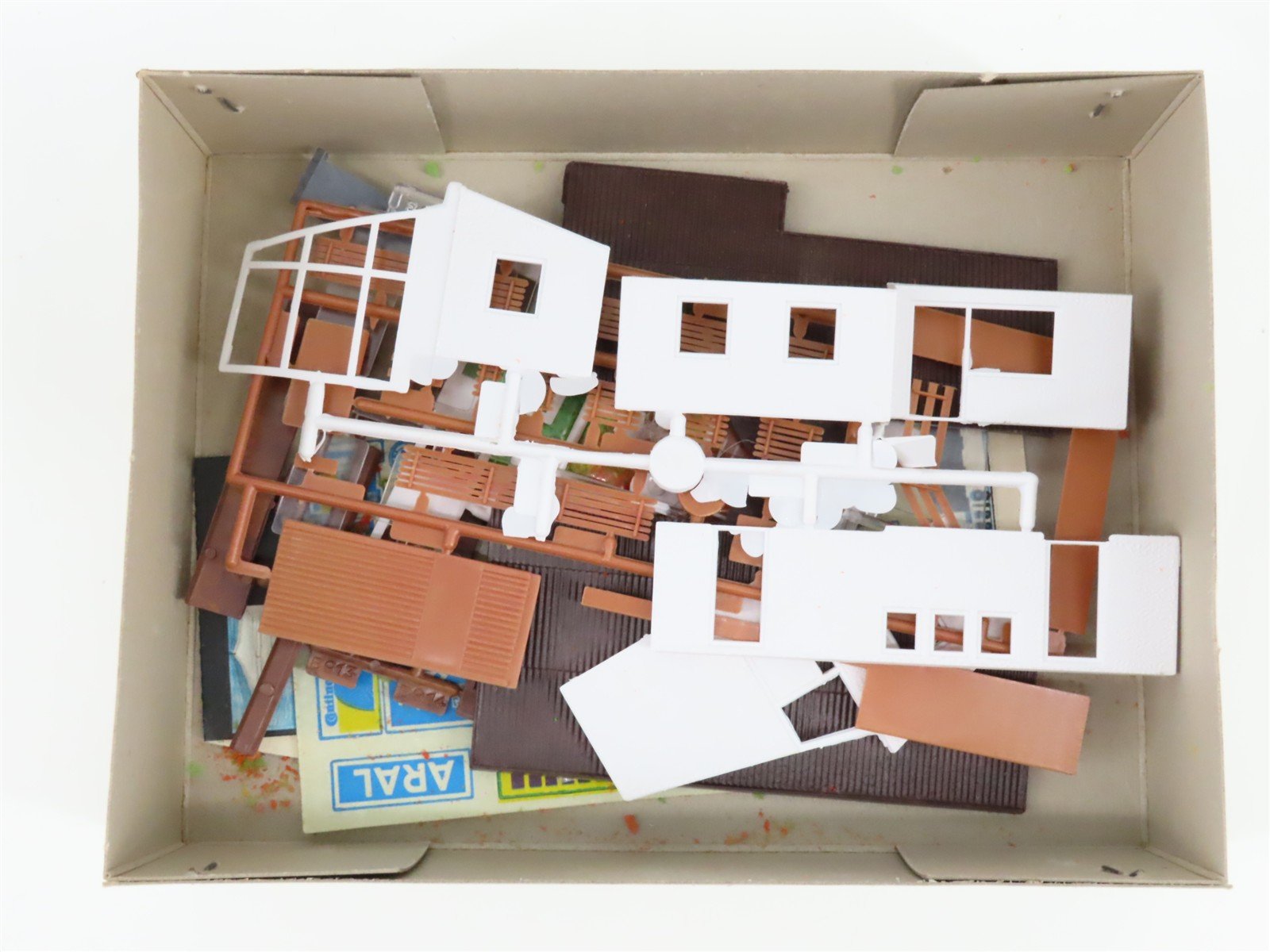 HO 1/87 Scale Kibri Kit 8122 Split Level House