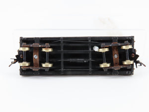 HOn3 Scale Unlettered Switcher Diesel Locomotive w/3 Freight Cars