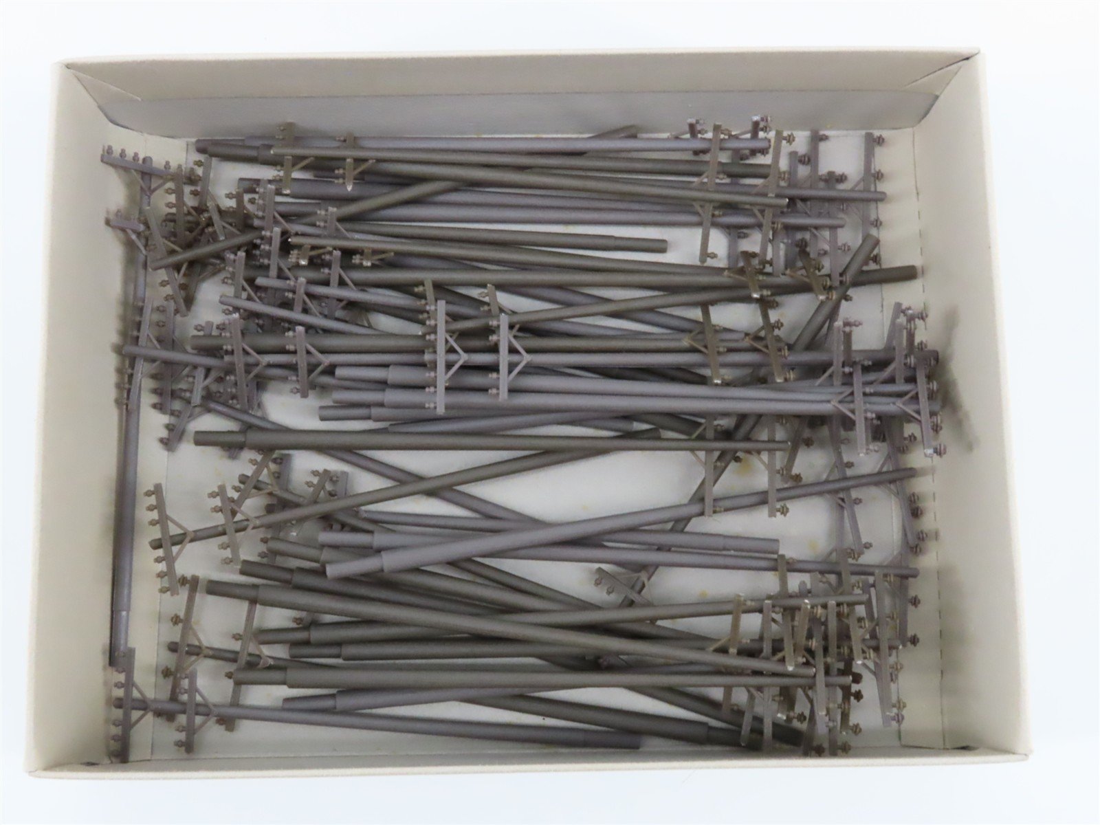HO 1/87 Scale Walthers Cornerstone 933-3101 Electric Utility Pole Set