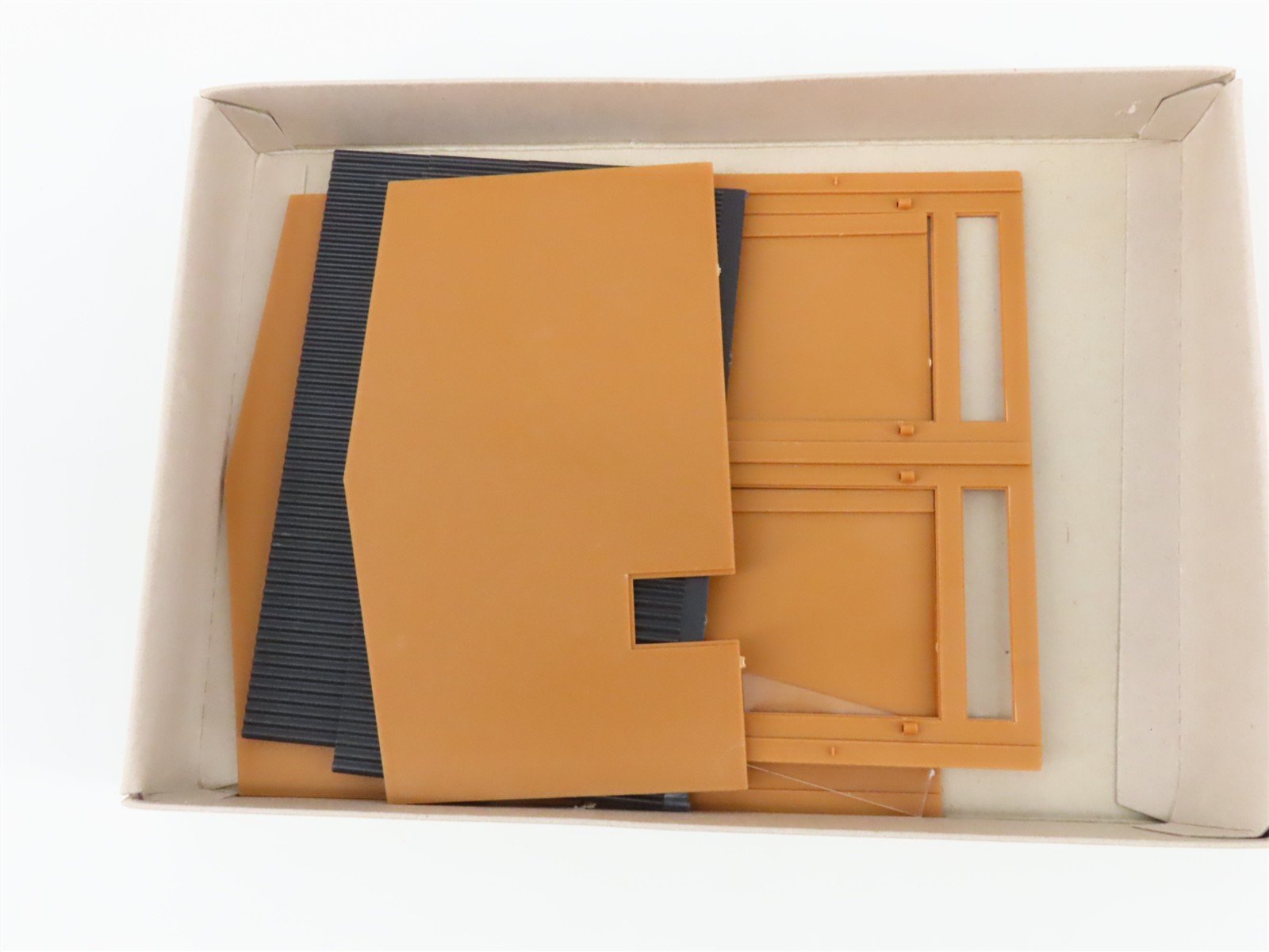 HO 1/87 Scale Roco Kit 0292 Military Garage