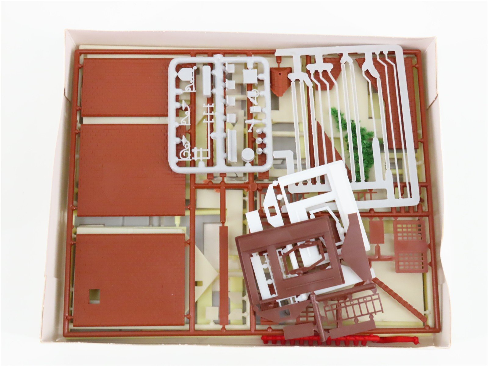 HO 1/87 Scale MKD Kit 617 Flower Shop & Hairdresser