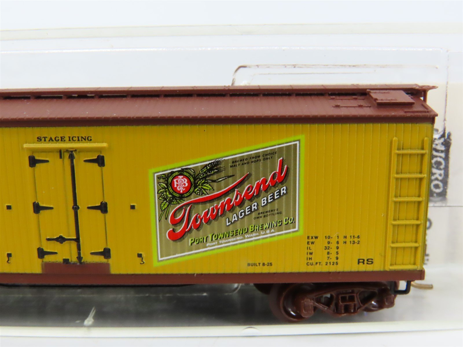 LOT of 4 N Scale Micro-Trains MTL Halloween /URTX/NADX 40' Reefers & Boxcars