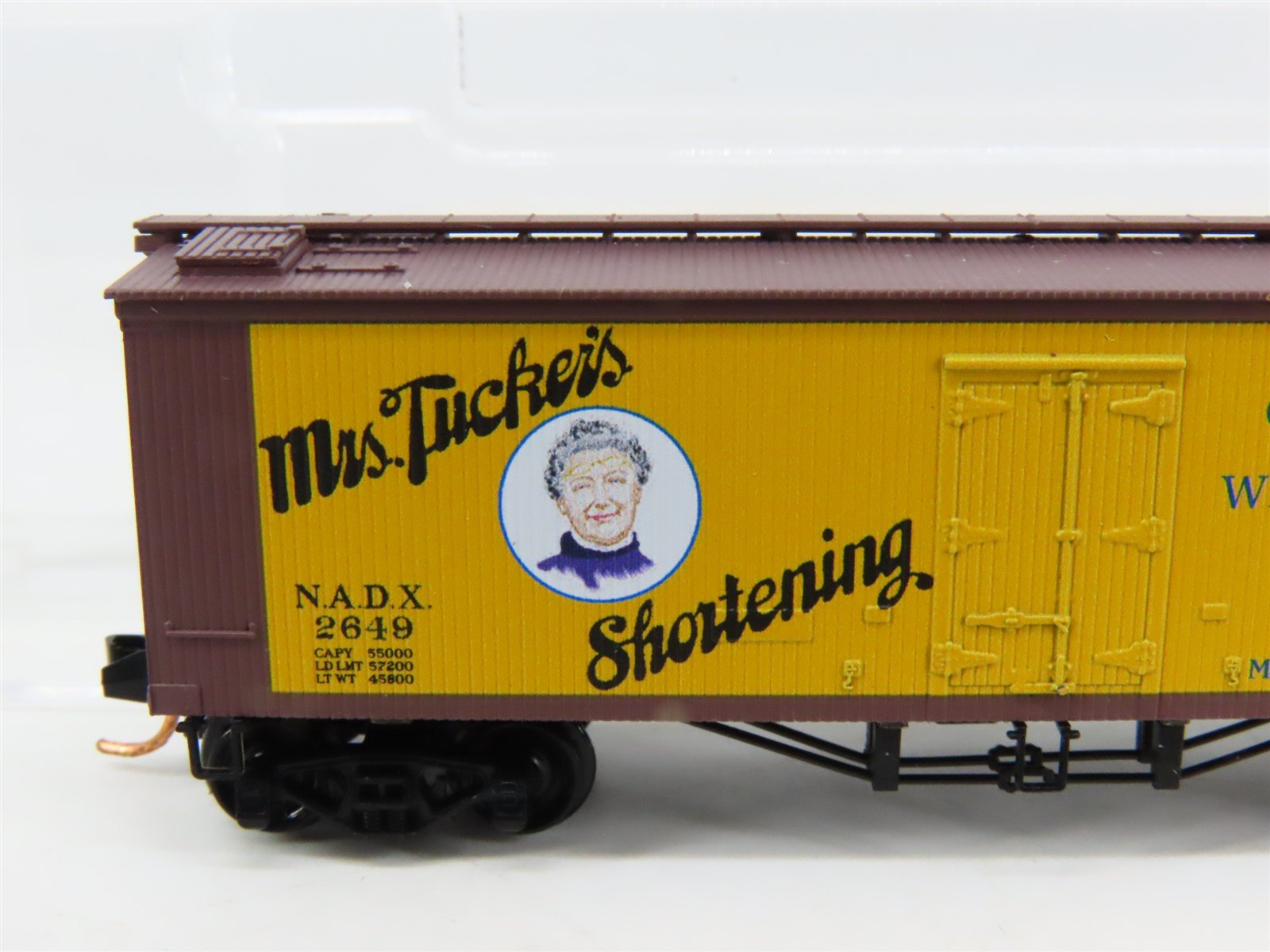 LOT of 4 N Scale Micro-Trains MTL Halloween /URTX/NADX 40' Reefers & Boxcars