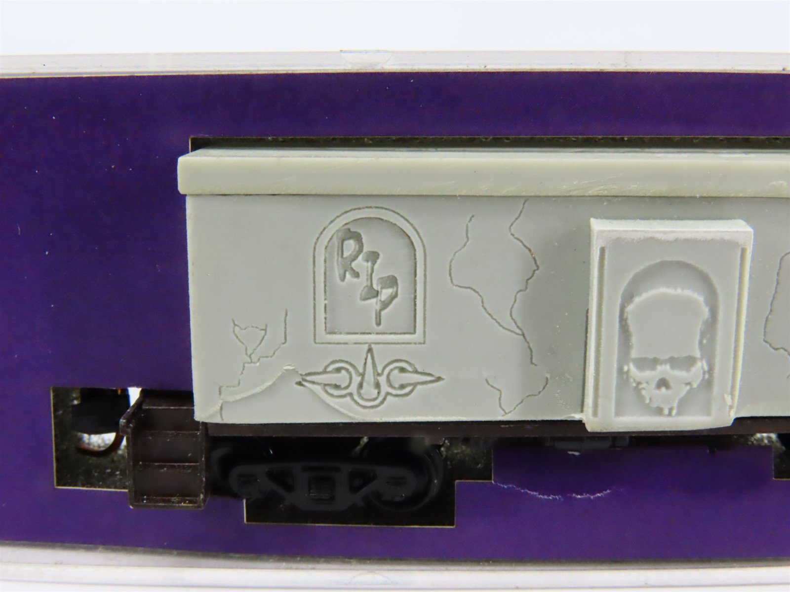 LOT of 4 N Scale Micro-Trains MTL Halloween /URTX/NADX 40' Reefers & Boxcars