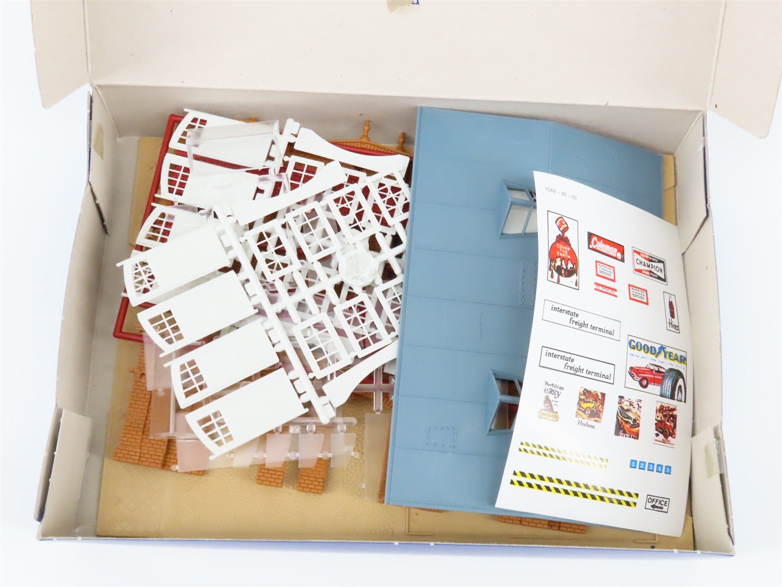 HO 1/87 Scale POLA Kit 154 Townhouse During Renovation - Sealed