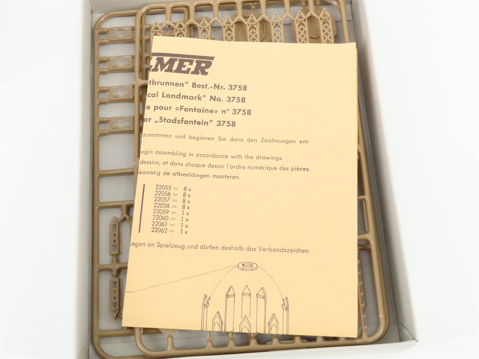 HO 1/87 Scale Vollmer Kit 3758 Historical Landmark City Fountain