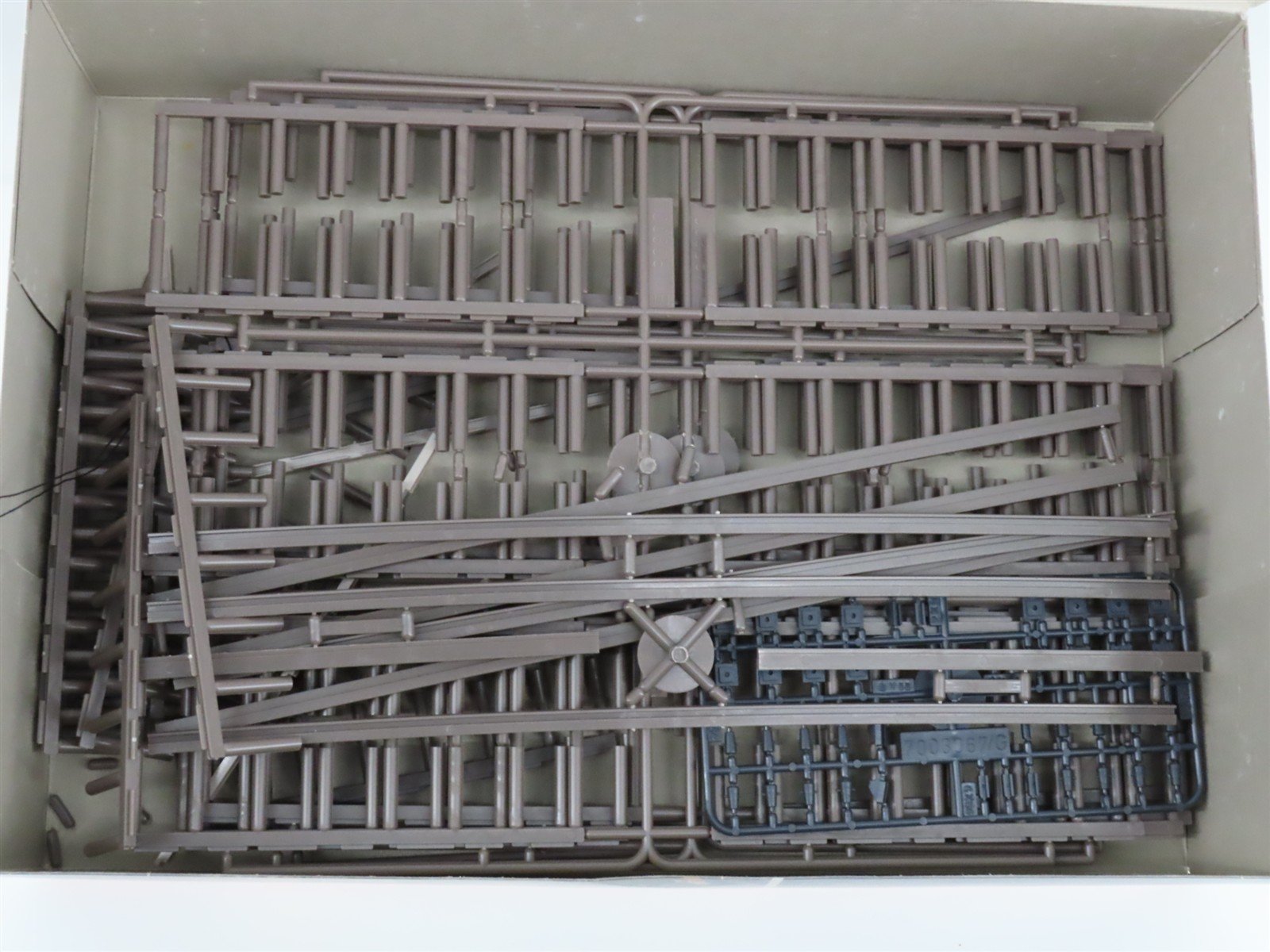 HO 1/87 Walthers Cornerstone The Waterfront Kit 933-3067 Pier & Traveling Crane