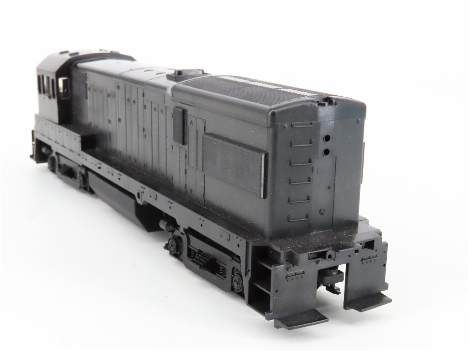 HO Scale Athearn Undecorated U18B Diesel Locomotive