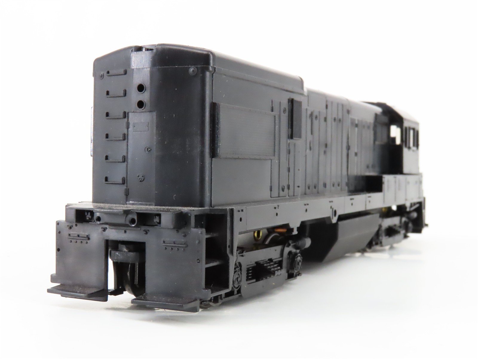 HO Scale Athearn Undecorated U18B Diesel Locomotive