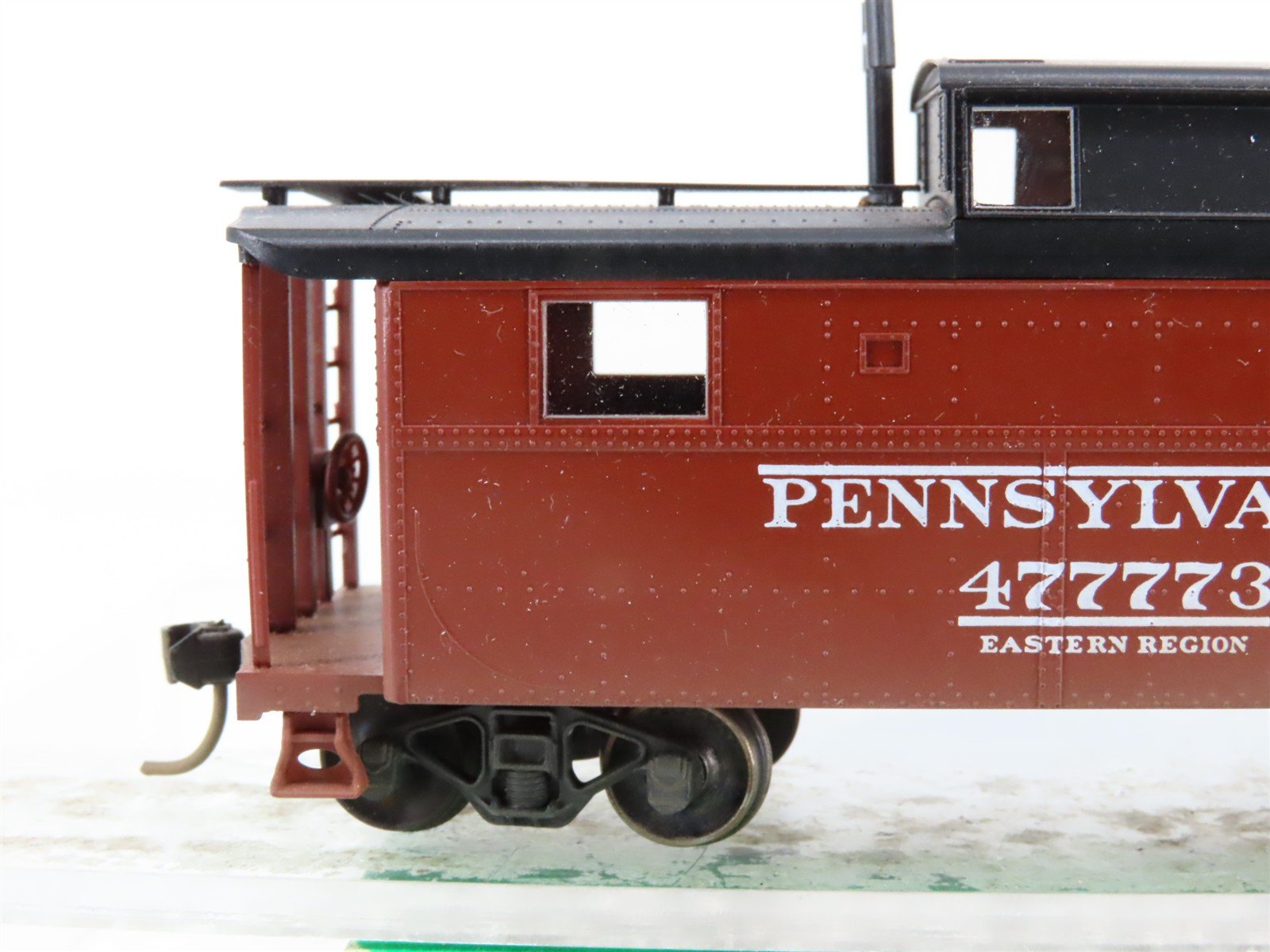 HO Scale Bowser 55001 PRR Pennsylvania N-5 Caboose #47773 Weathered