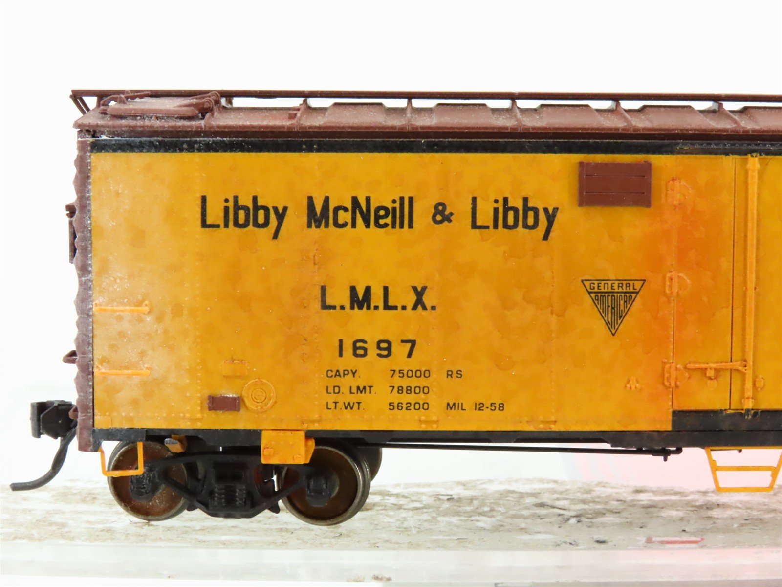 HO Scale Intermountain 40517-12 LMLX Libby Ice Reefer #1697 Weathered
