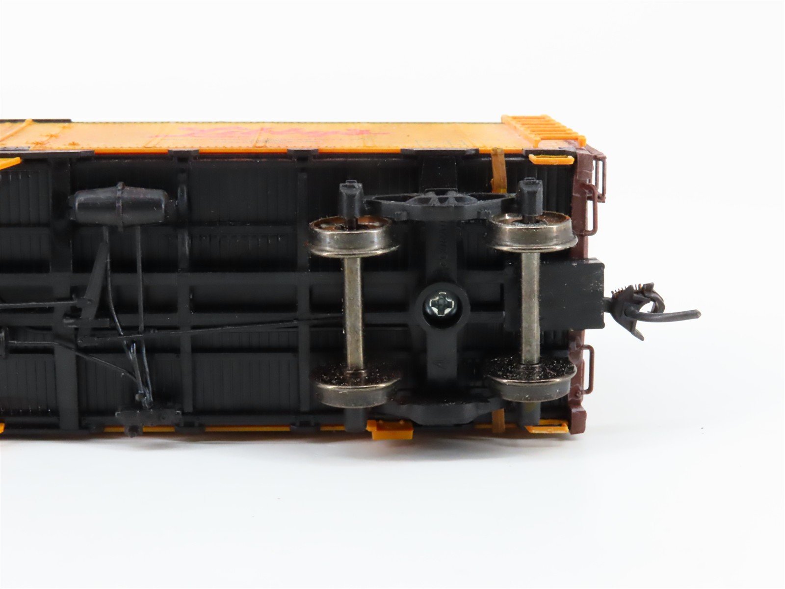 HO Scale Intermountain 40517-12 LMLX Libby Ice Reefer #1697 Weathered