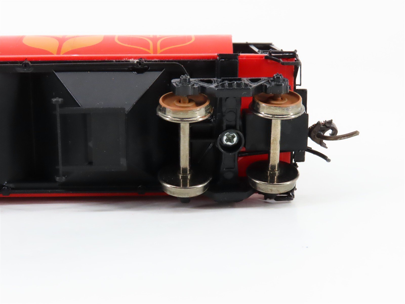 HO Scale Intermountain 40102-21 CPWX Canada Cylindrical Hopper #606329