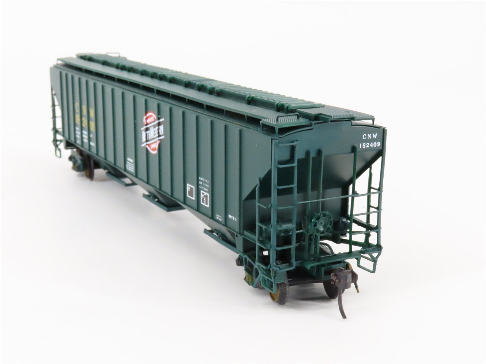 HO Scale Intermountain CNW-01 CNW Railway 3-Bay Covered Hopper #182409