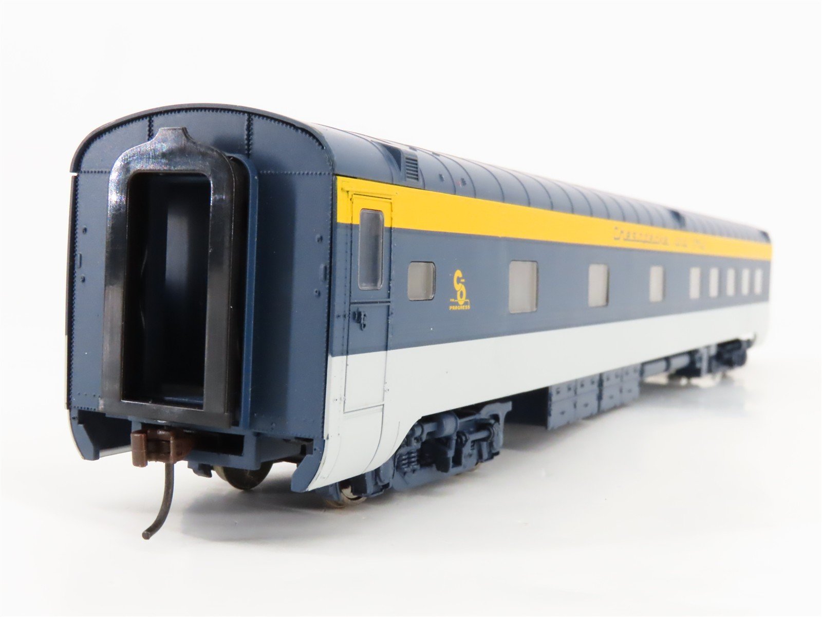 HO Scale Walthers C&O Chesapeake & Ohio Sleeper Passenger Car