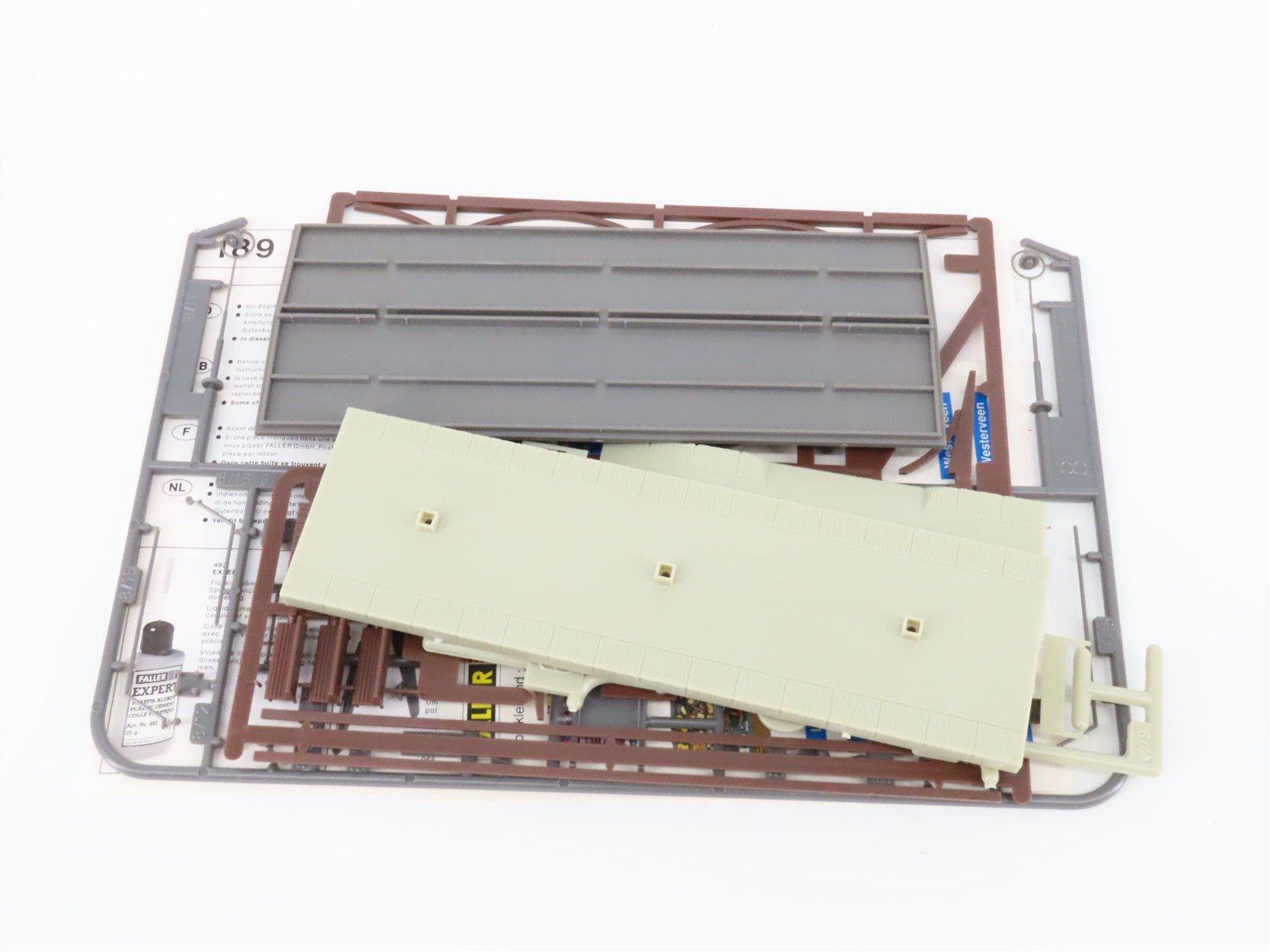 HO Scale Faller 189 Covered Platform Building Kit