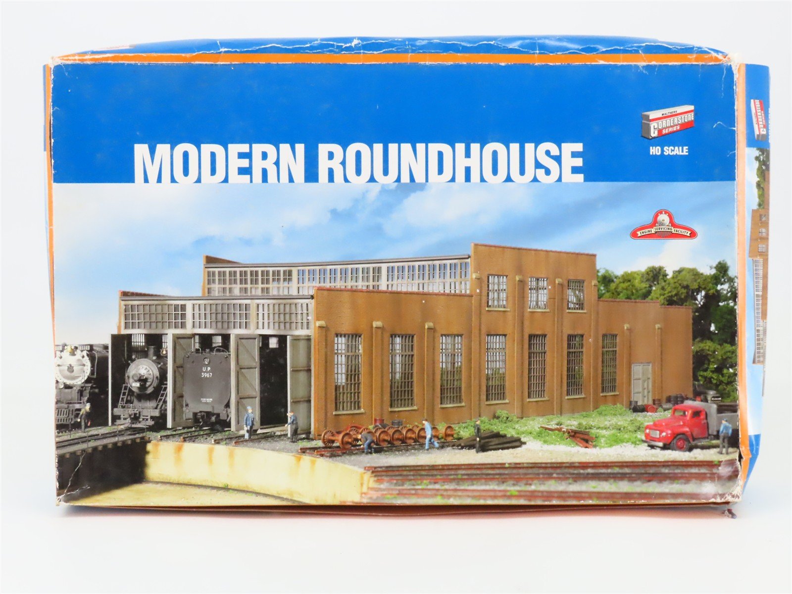 HO Scale Walthers 933-2900 Modern Roundhouse Building Kit