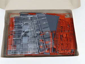 HO Scale Walthers 933-2900 Modern Roundhouse Building Kit